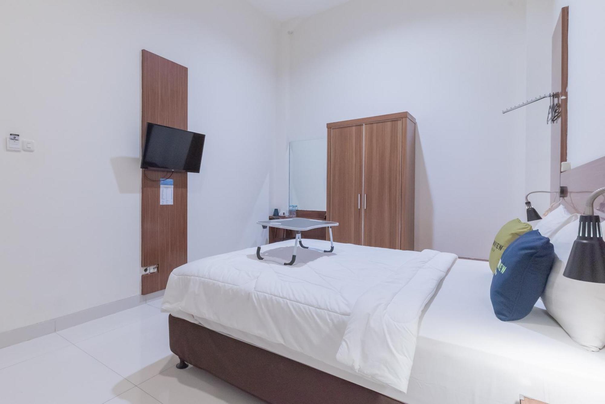 Urbanview Darmo Residence Bandung Extérieur photo