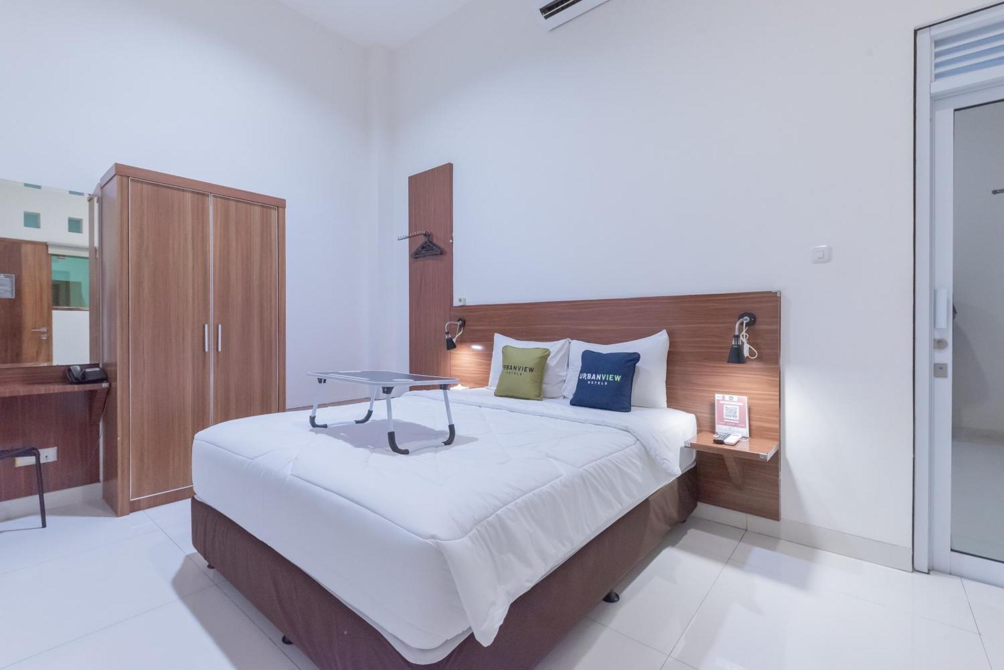 Urbanview Darmo Residence Bandung Extérieur photo